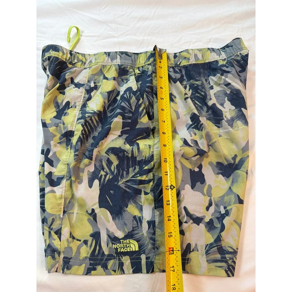 The North Face Mens Class V Water Shorts XL Tropical Floral Camo NF0A7QLC SP22